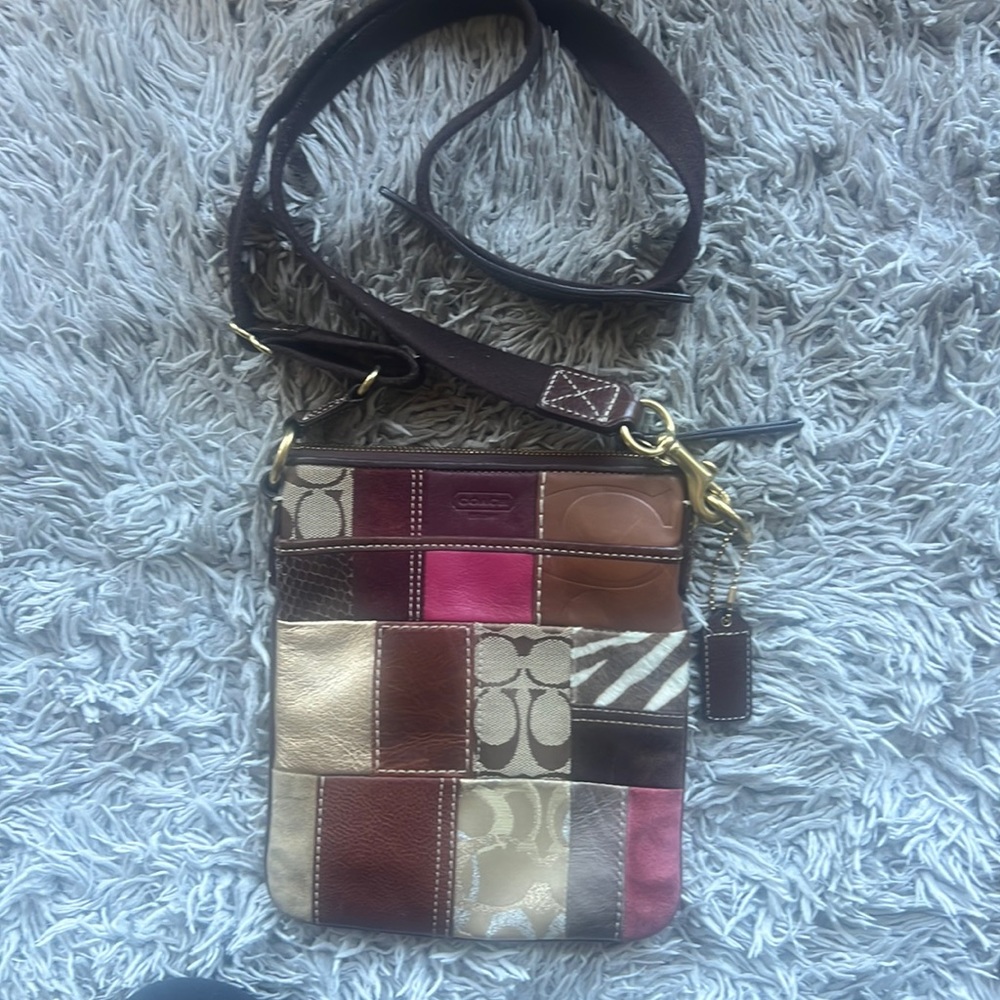 Authentic Coach purse / like new